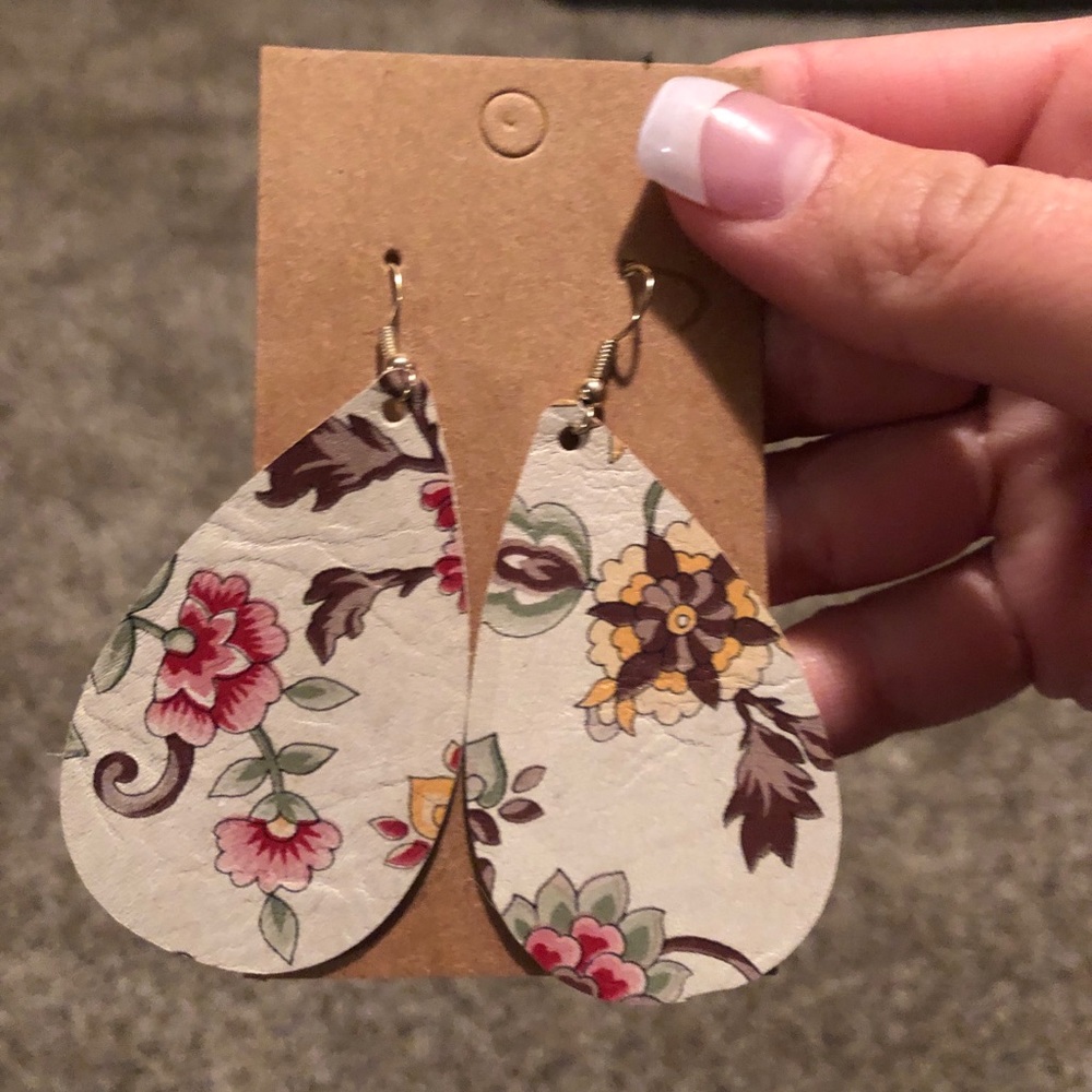 Detail earrings